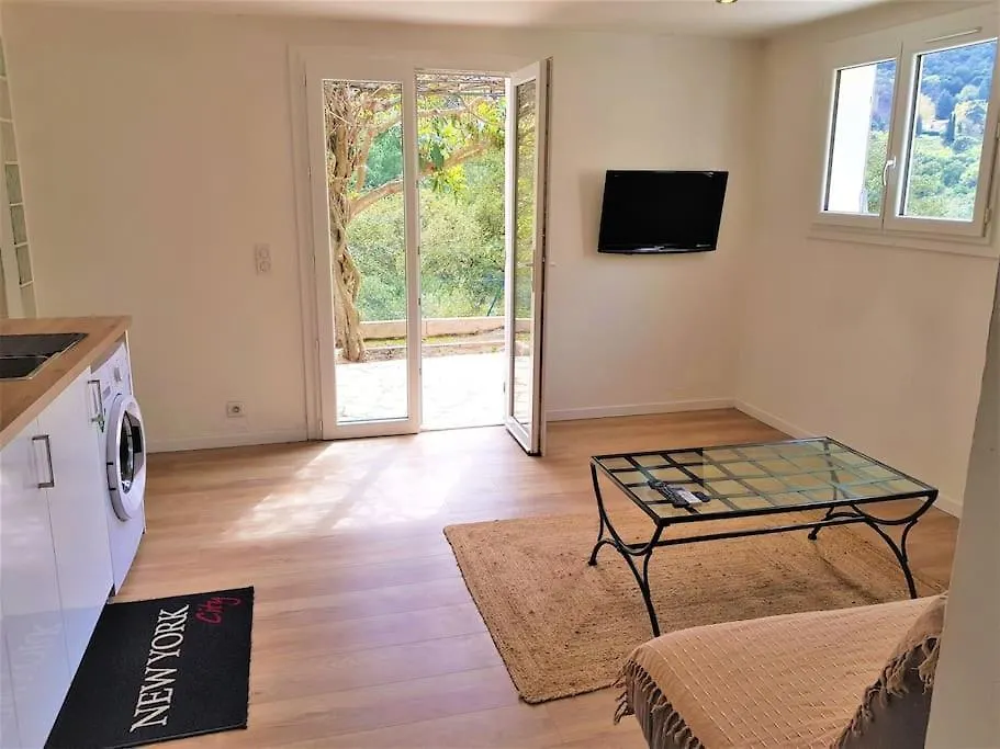 Superbe Appartement Dans Villa Provencale Piscine Et Jardin Frejus France